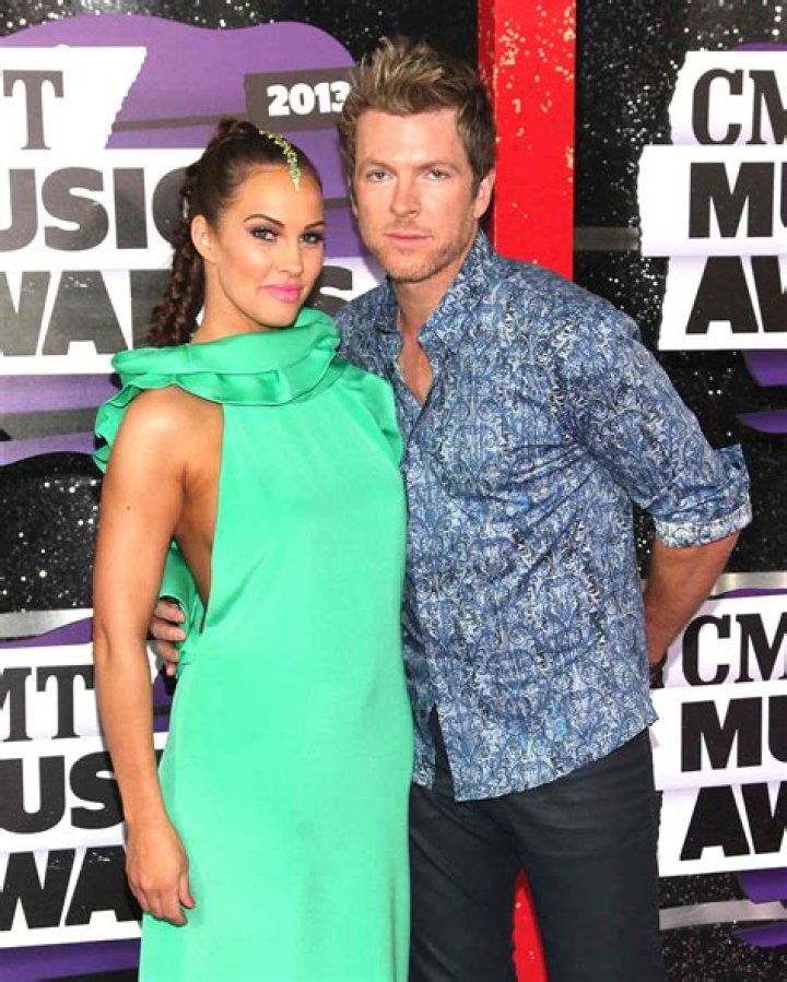 Jesse L. Martin - Age, Family, Bio - Nexus News